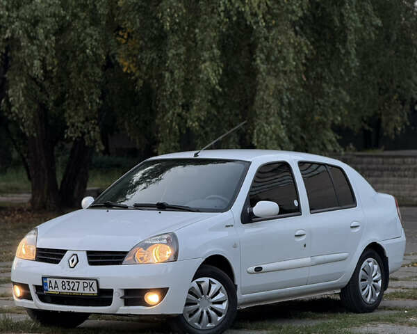 Білий Рено Кліо, об'ємом двигуна 1.39 л та пробігом 250 тис. км за 3400 $, фото 1 на Automoto.ua