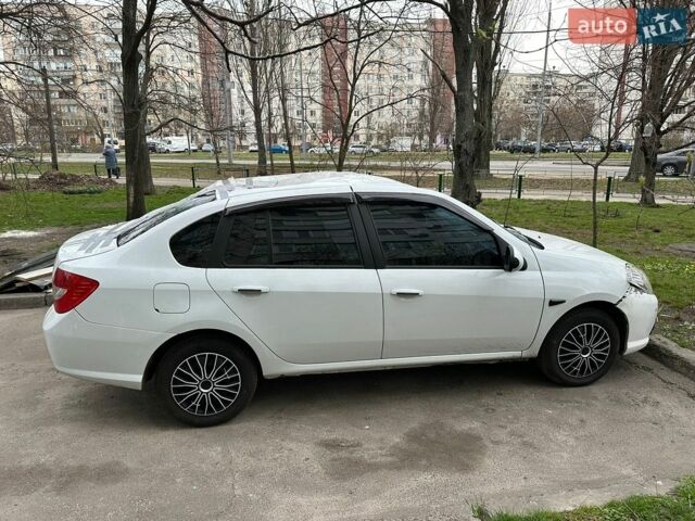 Білий Рено Кліо, об'ємом двигуна 1.39 л та пробігом 240 тис. км за 1700 $, фото 1 на Automoto.ua