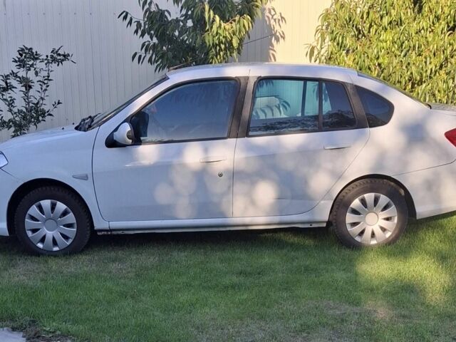 Білий Рено Кліо, об'ємом двигуна 1.4 л та пробігом 400 тис. км за 3500 $, фото 1 на Automoto.ua