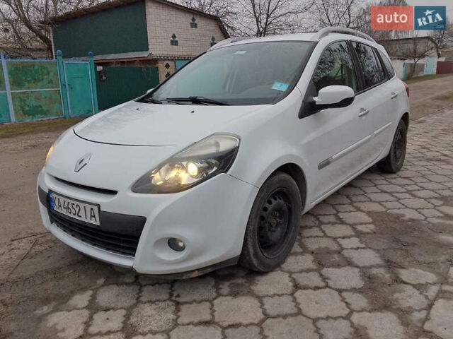 Белый Рено Клио, объемом двигателя 1.46 л и пробегом 289 тыс. км за 4500 $, фото 1 на Automoto.ua