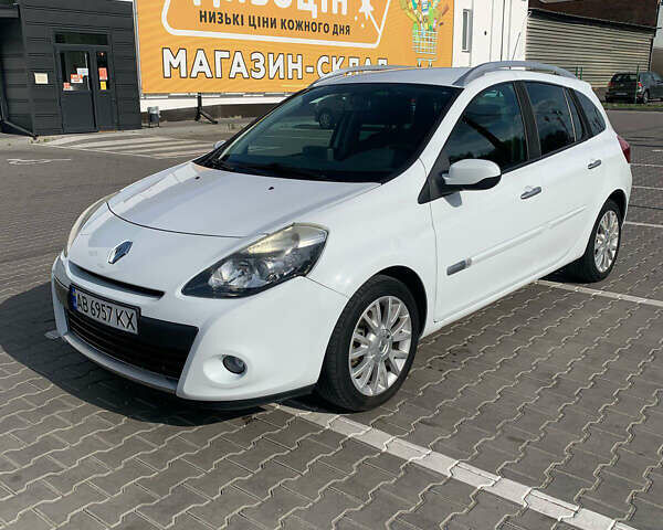 Білий Рено Кліо, об'ємом двигуна 1.2 л та пробігом 152 тис. км за 5300 $, фото 1 на Automoto.ua