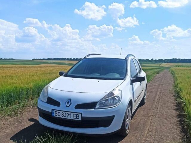 Білий Рено Кліо, об'ємом двигуна 1.46 л та пробігом 180 тис. км за 5200 $, фото 1 на Automoto.ua
