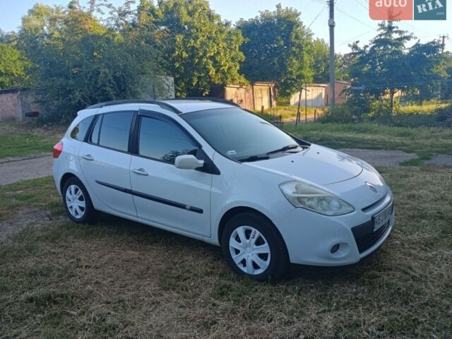 Білий Рено Кліо, об'ємом двигуна 1.5 л та пробігом 285 тис. км за 6200 $, фото 1 на Automoto.ua