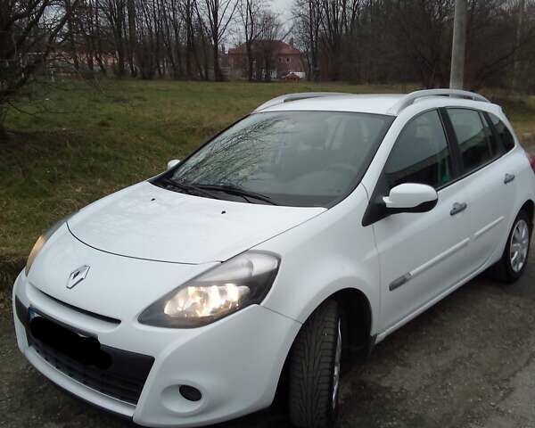 Белый Рено Клио, объемом двигателя 1.5 л и пробегом 279 тыс. км за 5150 $, фото 1 на Automoto.ua