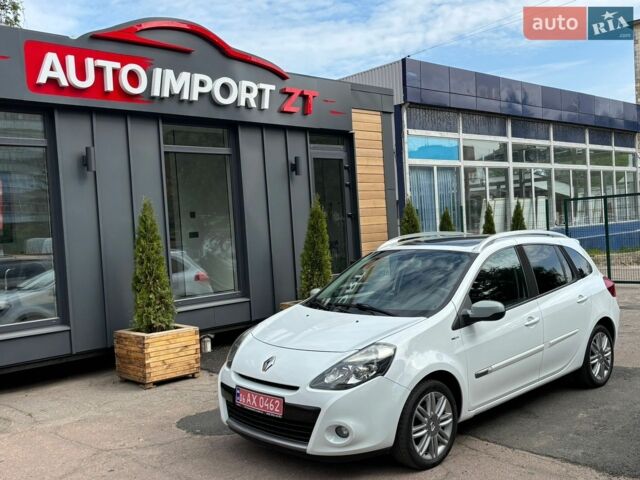 Белый Рено Клио, объемом двигателя 1.2 л и пробегом 253 тыс. км за 5850 $, фото 1 на Automoto.ua