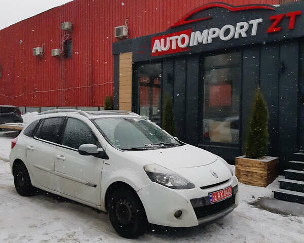 Белый Рено Клио, объемом двигателя 1.15 л и пробегом 253 тыс. км за 5250 $, фото 1 на Automoto.ua