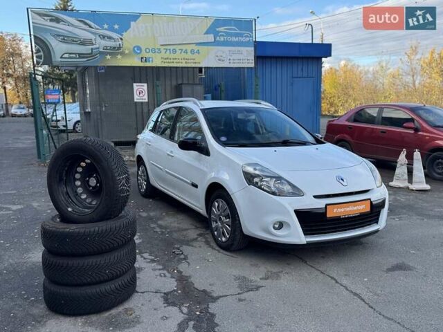 Белый Рено Клио, объемом двигателя 1.2 л и пробегом 206 тыс. км за 6400 $, фото 1 на Automoto.ua