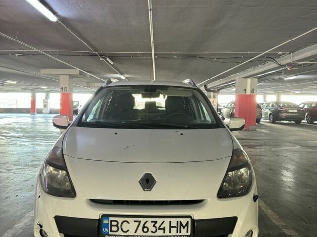 Белый Рено Клио, объемом двигателя 1.5 л и пробегом 306 тыс. км за 4200 $, фото 1 на Automoto.ua