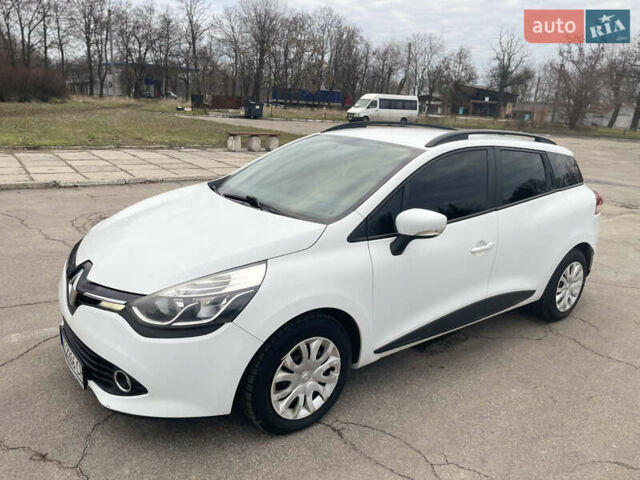 Белый Рено Клио, объемом двигателя 1.46 л и пробегом 265 тыс. км за 6400 $, фото 1 на Automoto.ua