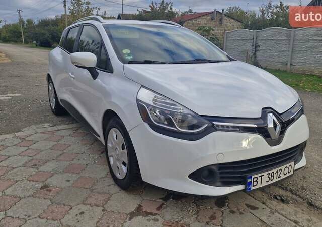 Рено Клио 2015 в Херсоне на Automoto.ua Белый Рено Клио, объемом двигателя 1.46 л и пробегом 280 тыс. км за 7500 $, фото 1 на Automoto.ua