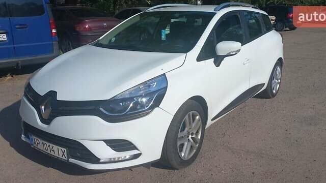 Белый Рено Клио, объемом двигателя 1.5 л и пробегом 240 тыс. км за 8800 $, фото 1 на Automoto.ua