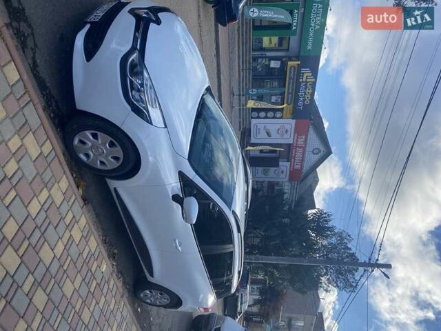 Белый Рено Клио, объемом двигателя 0 л и пробегом 140 тыс. км за 10500 $, фото 1 на Automoto.ua