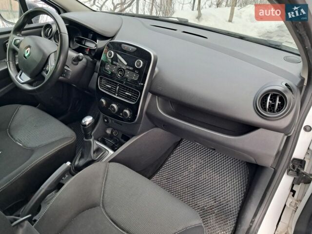 Білий Рено Кліо, об'ємом двигуна 1.5 л та пробігом 200 тис. км за 7999 $, фото 1 на Automoto.ua