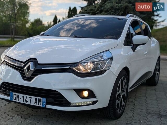 Белый Рено Клио, объемом двигателя 1.5 л и пробегом 217 тыс. км за 9750 $, фото 1 на Automoto.ua