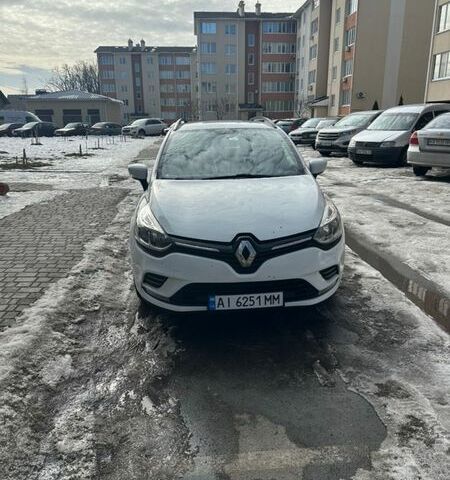Белый Рено Клио, объемом двигателя 1.5 л и пробегом 100 тыс. км за 8800 $, фото 1 на Automoto.ua
