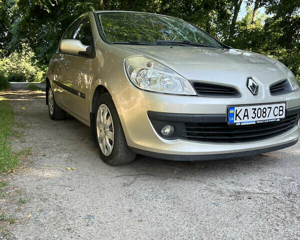 Бежевий Рено Кліо, об'ємом двигуна 1.6 л та пробігом 189 тис. км за 5555 $, фото 1 на Automoto.ua