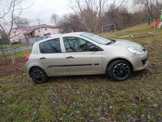 Бежевый Рено Клио, объемом двигателя 1.2 л и пробегом 158 тыс. км за 4150 $, фото 1 на Automoto.ua