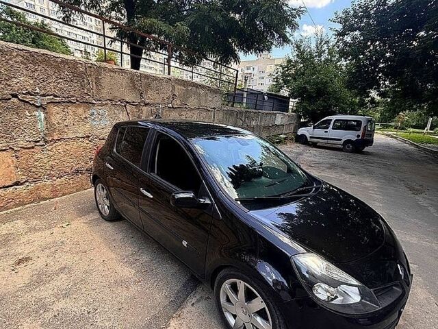 Чорний Рено Кліо, об'ємом двигуна 1.6 л та пробігом 183 тис. км за 5750 $, фото 1 на Automoto.ua