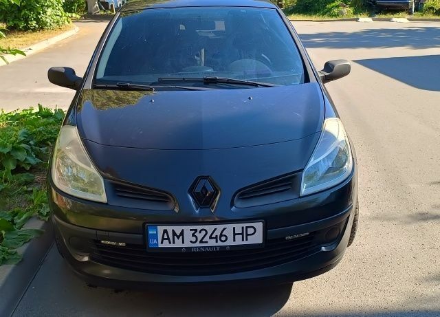 Чорний Рено Кліо, об'ємом двигуна 1.1 л та пробігом 305 тис. км за 3500 $, фото 1 на Automoto.ua