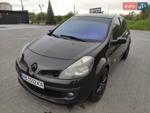 Черный Рено Клио, объемом двигателя 2 л и пробегом 228 тыс. км за 5999 $, фото 1 на Automoto.ua