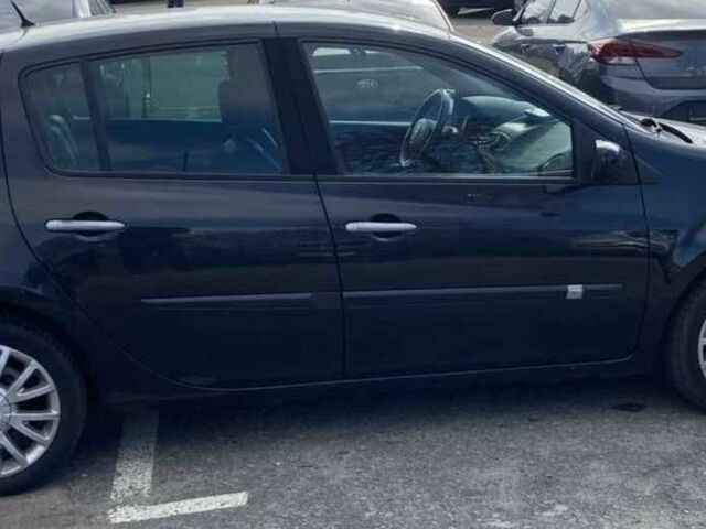 Черный Рено Клио, объемом двигателя 1.6 л и пробегом 275 тыс. км за 5500 $, фото 1 на Automoto.ua