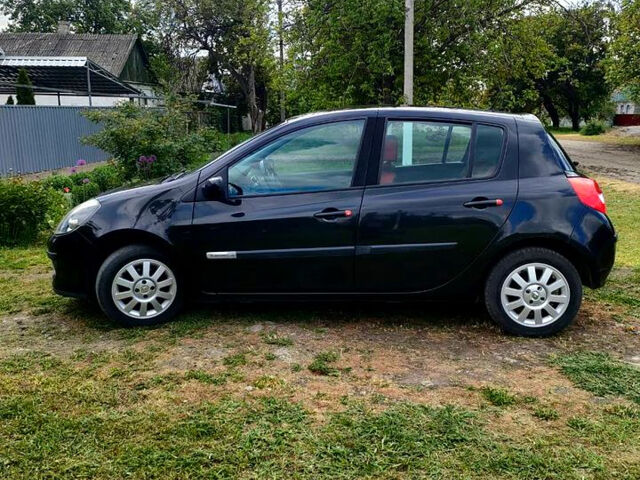 Черный Рено Клио, объемом двигателя 1.1 л и пробегом 250 тыс. км за 4000 $, фото 1 на Automoto.ua