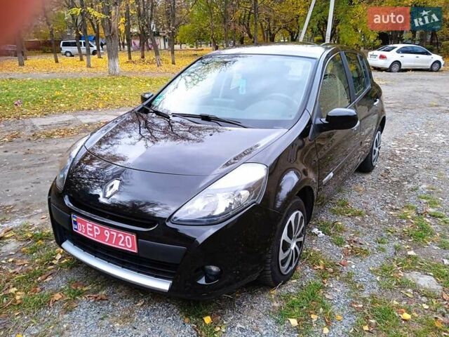 Черный Рено Клио, объемом двигателя 1.2 л и пробегом 77 тыс. км за 6350 $, фото 1 на Automoto.ua