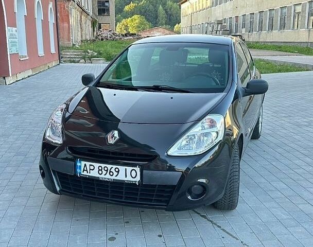 Чорний Рено Кліо, об'ємом двигуна 1.15 л та пробігом 148 тис. км за 5300 $, фото 1 на Automoto.ua