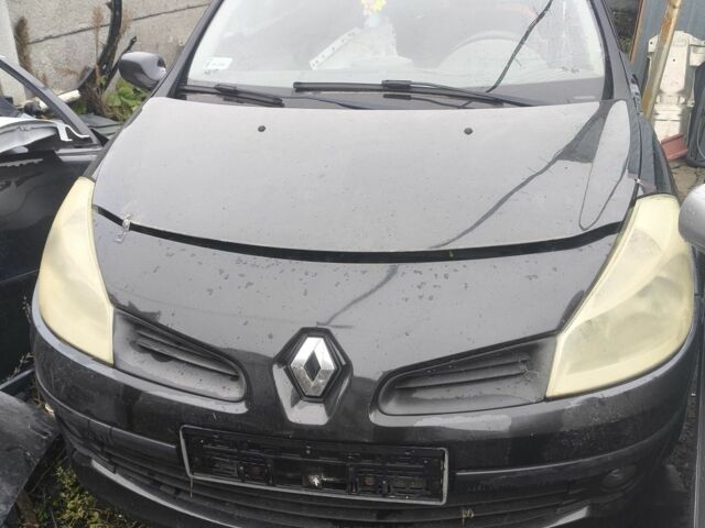 Черный Рено Клио, объемом двигателя 1.5 л и пробегом 340 тыс. км за 1750 $, фото 1 на Automoto.ua