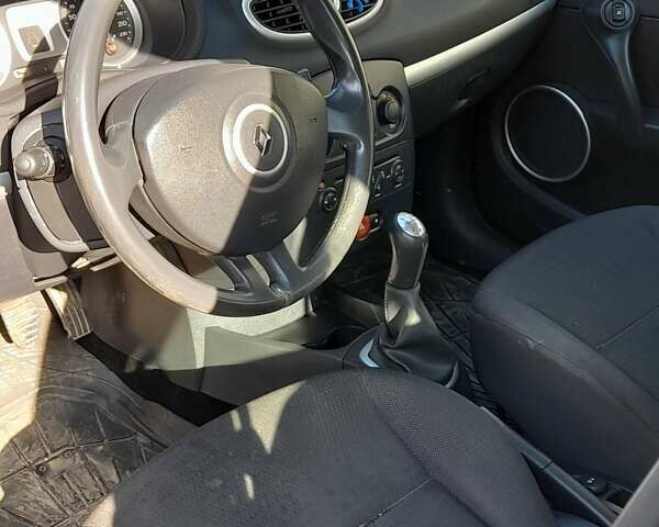 Чорний Рено Кліо, об'ємом двигуна 1.2 л та пробігом 217 тис. км за 4550 $, фото 1 на Automoto.ua