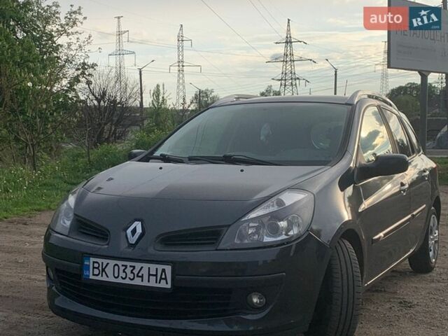 Черный Рено Клио, объемом двигателя 1.2 л и пробегом 230 тыс. км за 4600 $, фото 1 на Automoto.ua