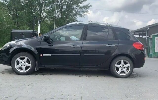 Черный Рено Клио, объемом двигателя 1.5 л и пробегом 185 тыс. км за 4900 $, фото 1 на Automoto.ua