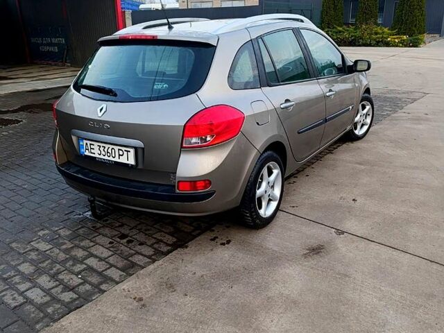 Коричневый Рено Клио, объемом двигателя 1.1 л и пробегом 260 тыс. км за 4500 $, фото 1 на Automoto.ua