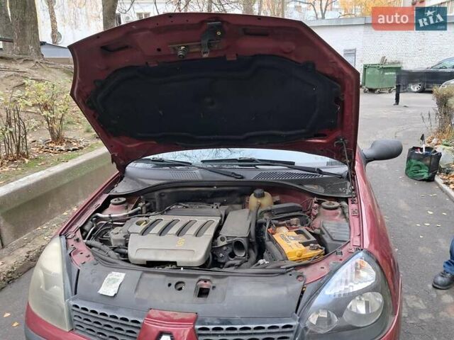 Красный Рено Клио, объемом двигателя 1.39 л и пробегом 997 тыс. км за 3800 $, фото 1 на Automoto.ua