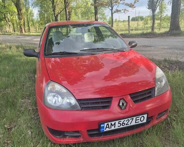 Красный Рено Клио, объемом двигателя 1.15 л и пробегом 230 тыс. км за 3100 $, фото 1 на Automoto.ua