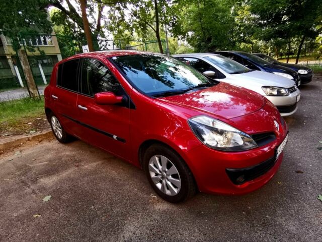 Червоний Рено Кліо, об'ємом двигуна 1.6 л та пробігом 110 тис. км за 6950 $, фото 1 на Automoto.ua