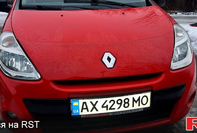 Красный Рено Клио, объемом двигателя 1.1 л и пробегом 90 тыс. км за 4800 $, фото 1 на Automoto.ua