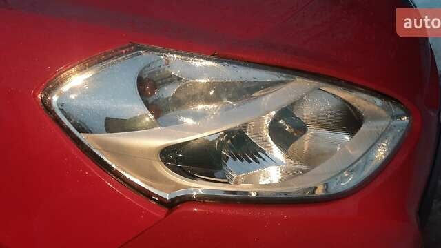 Красный Рено Клио, объемом двигателя 1.15 л и пробегом 90 тыс. км за 5600 $, фото 1 на Automoto.ua