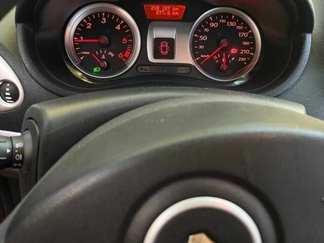 Червоний Рено Кліо, об'ємом двигуна 0 л та пробігом 218 тис. км за 6200 $, фото 1 на Automoto.ua