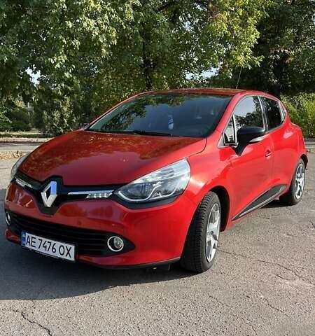 Красный Рено Клио, объемом двигателя 1.2 л и пробегом 104 тыс. км за 8300 $, фото 1 на Automoto.ua