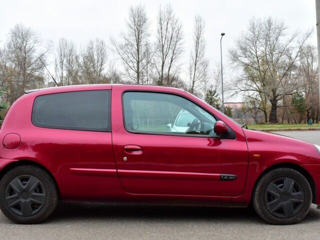 Червоний Рено Кліо, об'ємом двигуна 1.4 л та пробігом 1 тис. км за 3900 $, фото 1 на Automoto.ua