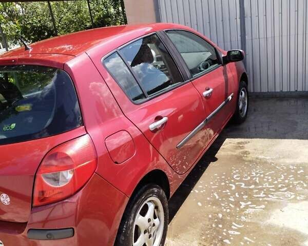 Рено Клио, объемом двигателя 0 л и пробегом 205 тыс. км за 6000 $, фото 1 на Automoto.ua