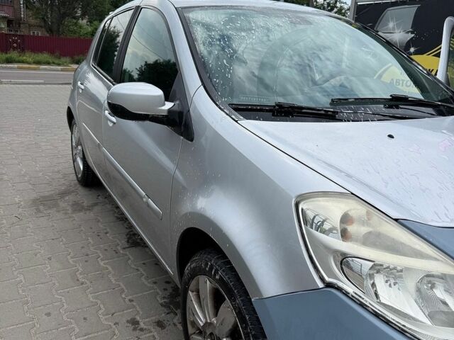 Рено Клио, объемом двигателя 1.5 л и пробегом 246 тыс. км за 3200 $, фото 1 на Automoto.ua