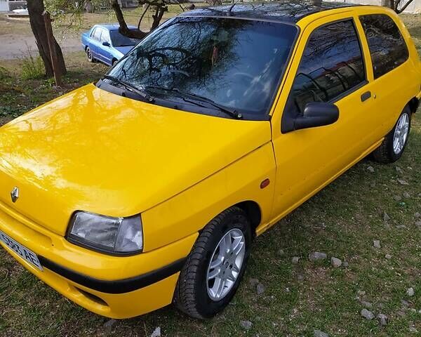 Жовтий Рено Кліо, об'ємом двигуна 1.2 л та пробігом 320 тис. км за 1000 $, фото 1 на Automoto.ua