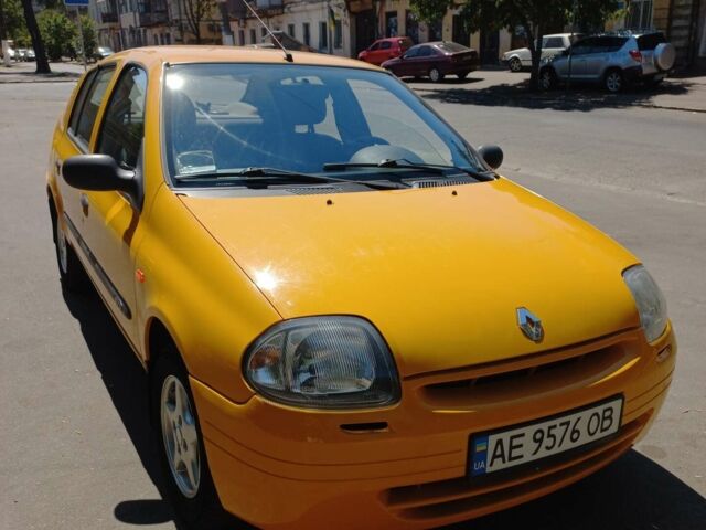 Жовтий Рено Кліо, об'ємом двигуна 1.39 л та пробігом 150 тис. км за 2500 $, фото 1 на Automoto.ua