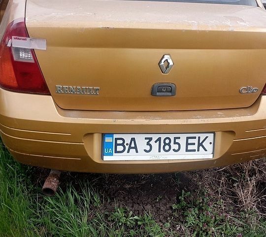 Желтый Рено Клио, объемом двигателя 1.39 л и пробегом 300 тыс. км за 600 $, фото 1 на Automoto.ua