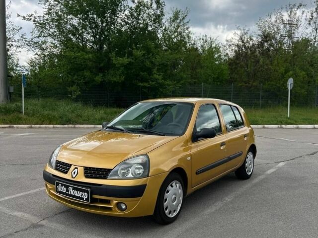 Желтый Рено Клио, объемом двигателя 0 л и пробегом 246 тыс. км за 3100 $, фото 1 на Automoto.ua