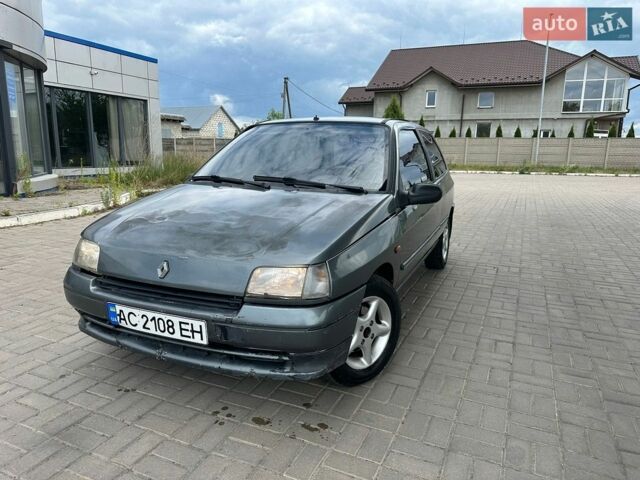 Серый Рено Клио, объемом двигателя 1.9 л и пробегом 202 тыс. км за 1400 $, фото 1 на Automoto.ua