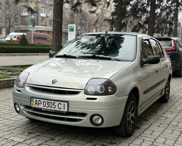 Серый Рено Клио, объемом двигателя 1.4 л и пробегом 320 тыс. км за 2750 $, фото 1 на Automoto.ua