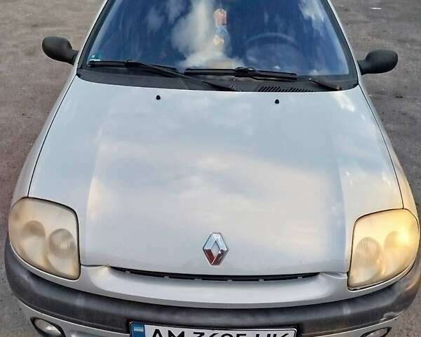 Серый Рено Клио, объемом двигателя 1.15 л и пробегом 246 тыс. км за 2100 $, фото 1 на Automoto.ua